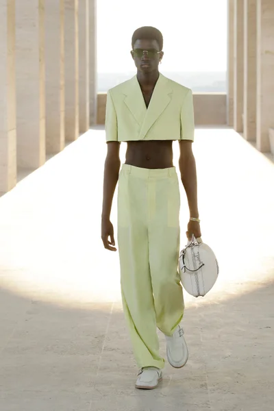 Look 7
